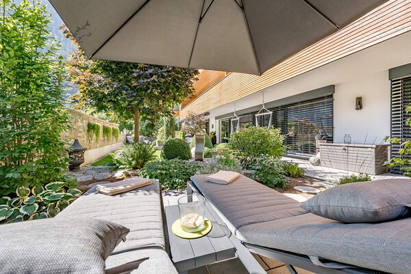 Relax under the sun in the timeless Ötztal apartment